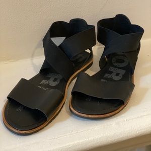Sorel black sandals